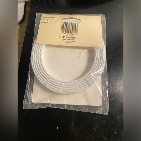 Notions Featherlite Boning White, 1/2" by Dritz
: New
Length: 2 yards - Picture 2 of 3